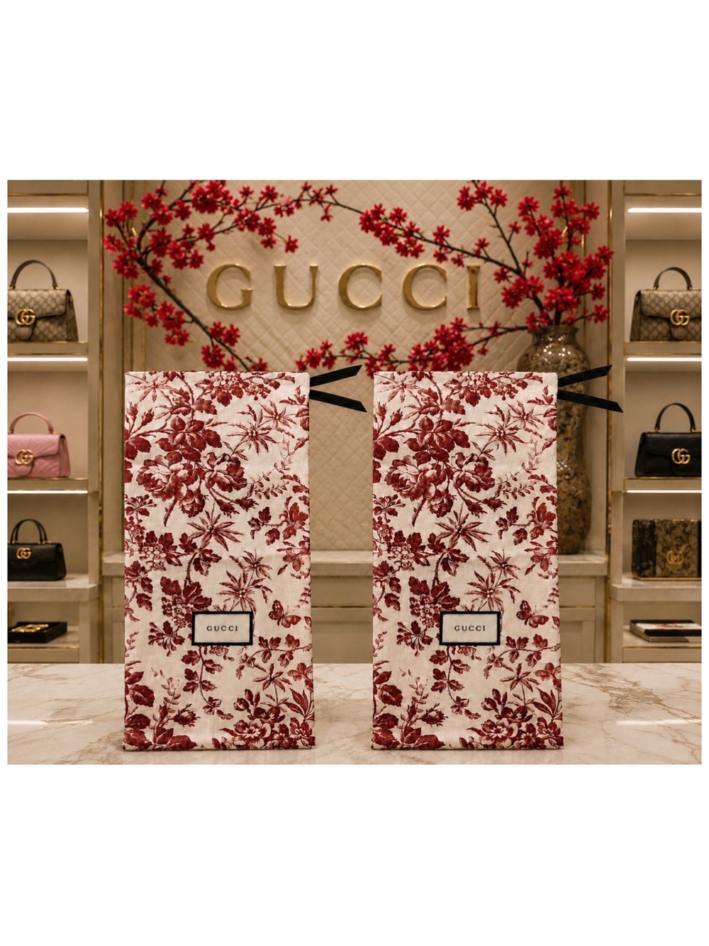Gucci.  Set of 2 Herbarium Toile Fabric Drawstring Dust Bags.